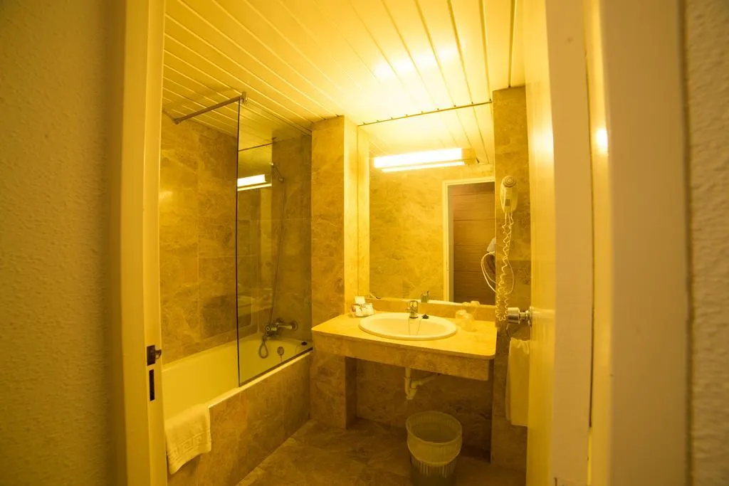 SINGLE STANDARD Room, Alp Hotel Masella, Costa Brava