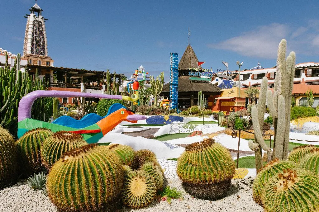 Sports and Entertainment, Parque Santiago IV, Tenerife