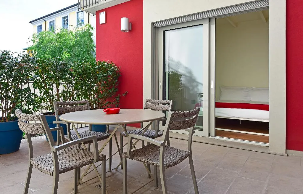 APARTMENT CAPACITY 4 THREE BEDROOM Room, Le Suite Di Palazzo Segreti, Milan