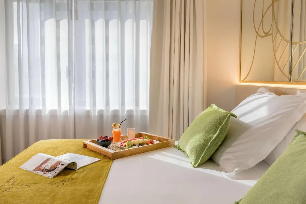 Double or Twin DELUXE Room, Barceló Torre de Madrid, Madrid