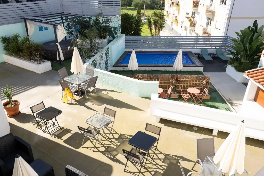 QUADRUPLE POOL VIEW Room, Villa Paraiso Da Caparica, Lisbon