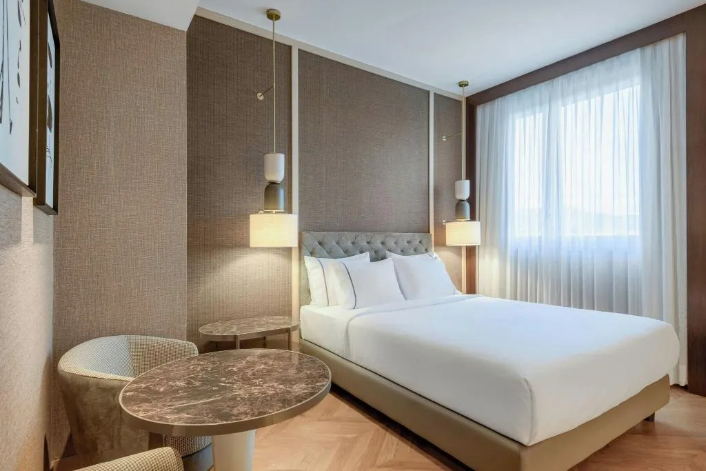 DOUBLE QUEEN SIZE BED Room, AC Firenze, Florence