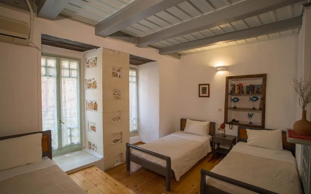 Room, Nostos, Crete