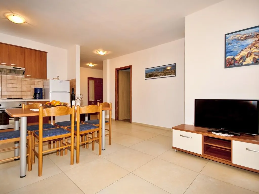 APARTMENT CAPACITY 4 Room, Apartments Snjezana, Istria