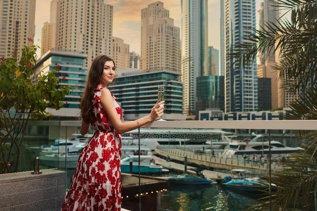 Restaurant, Crowne Plaza Dubai Marina, Dubai