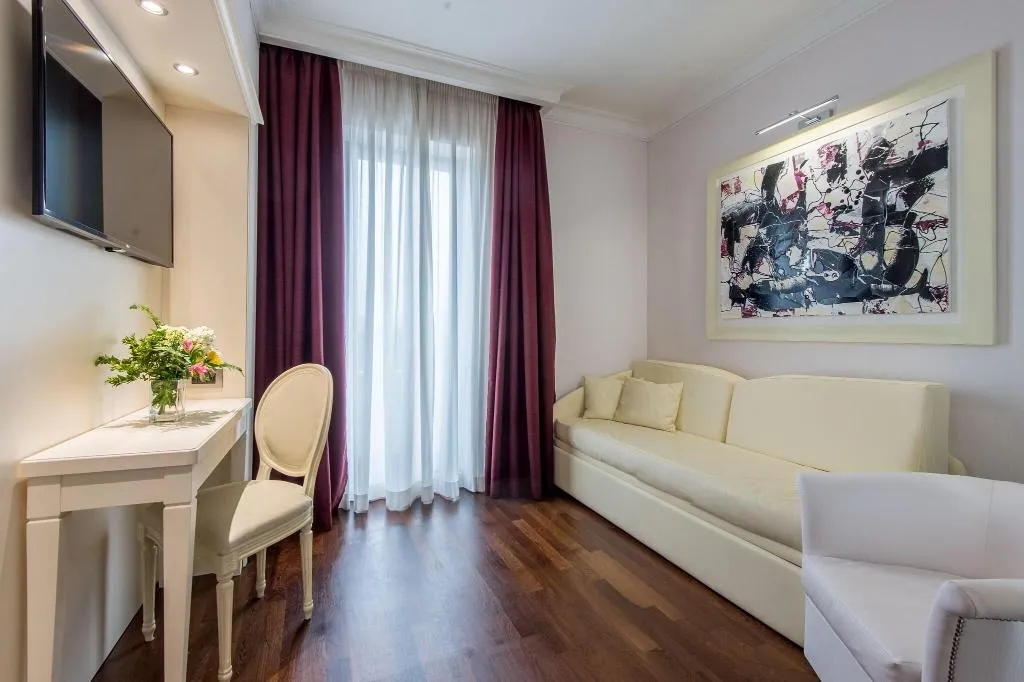 QUADRUPLE SUPERIOR Room, Trilussa Palace Congress & Spa, Rome