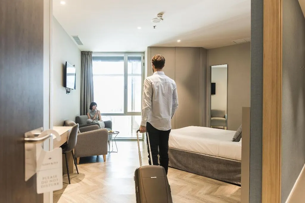 Room, Sleep & Fly, Barcelona
