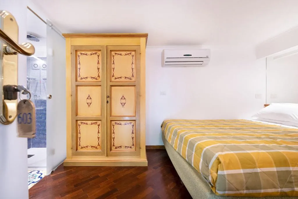 SUITE KING BED WITH JACUZZI Room, Antiche Mura, Naples