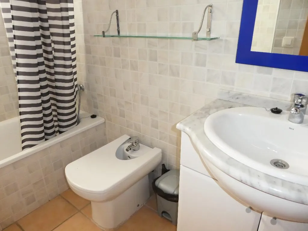 APARTMENT CAPACITY 6 TWO BEDROOMS Room, Apartamentos Font Nova 3000, Valencia