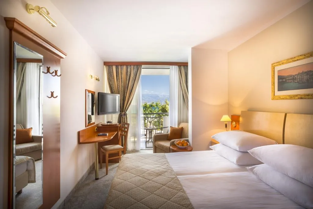 TRIPLE SUPERIOR SEA VIEW Room, Sunny Baška Residence (ex Zvonimir), Split