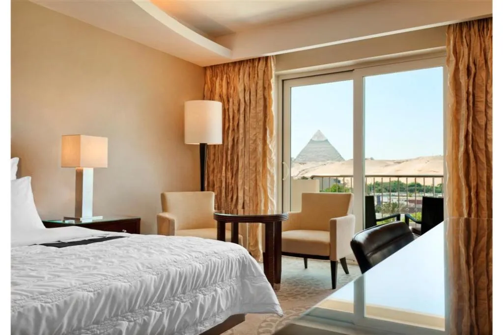 SINGLE DELUXE PREMIUM Room, Le Meridien Pyramids, Cairo