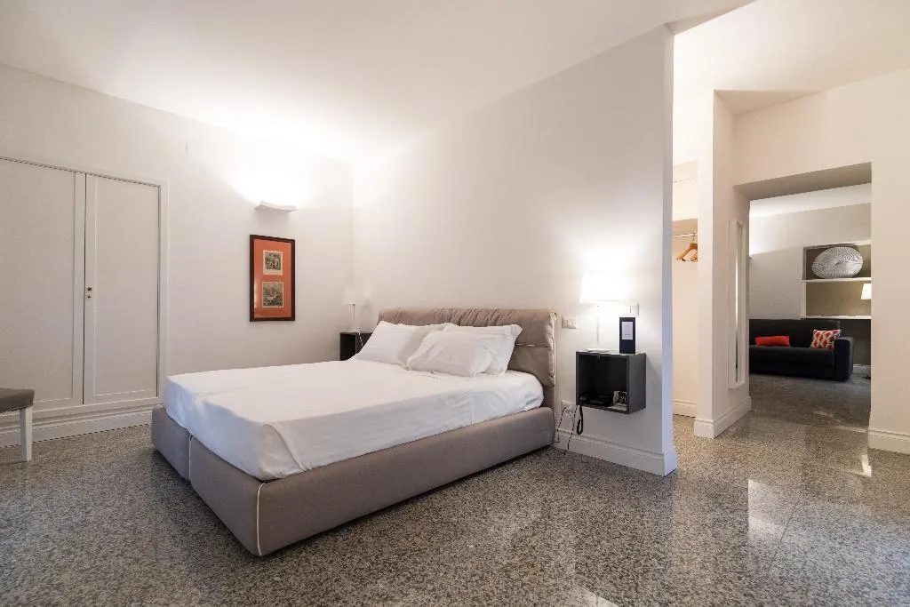 SUITE CAPACITY 3 Room, Apartamentos Lungomare, Naples