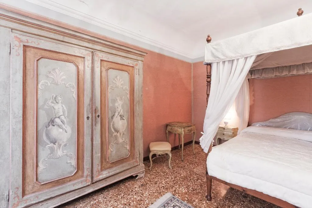 APARTMENT WITH TERRACE Room, Palazzetto San Lio, Venice