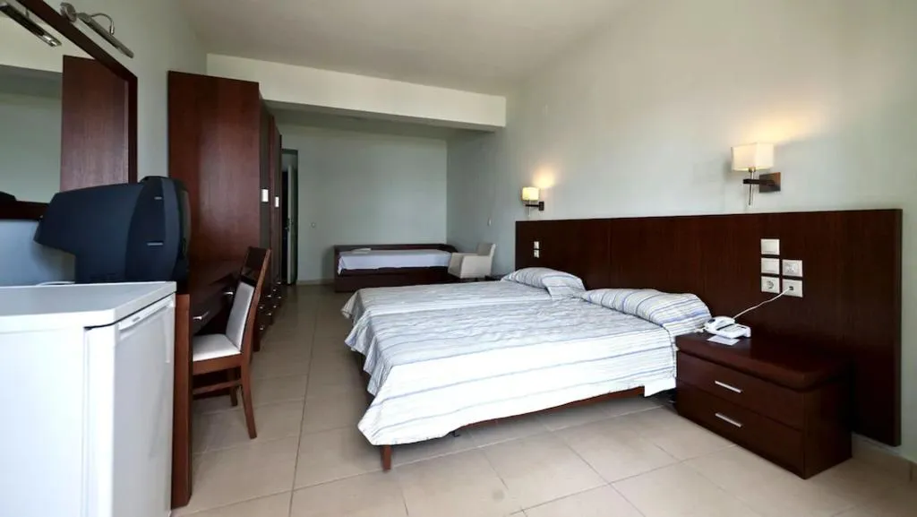 FAMILY ROOM STANDARD Room, Skiathos Club Hotel & Suites, Skiathos