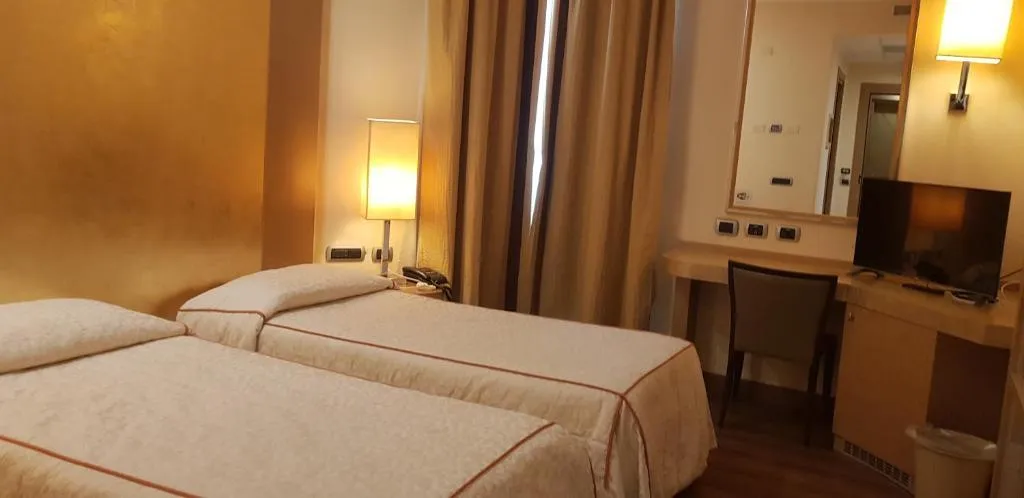 TWIN STANDARD Room, Tiffany Milano, Milan