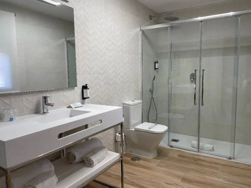TWIN STANDARD Room, María Cristina Hotel, Madrid