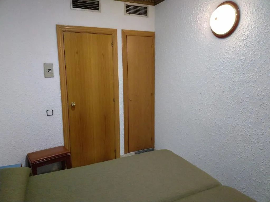 Room, Pensión Miami, Barcelona