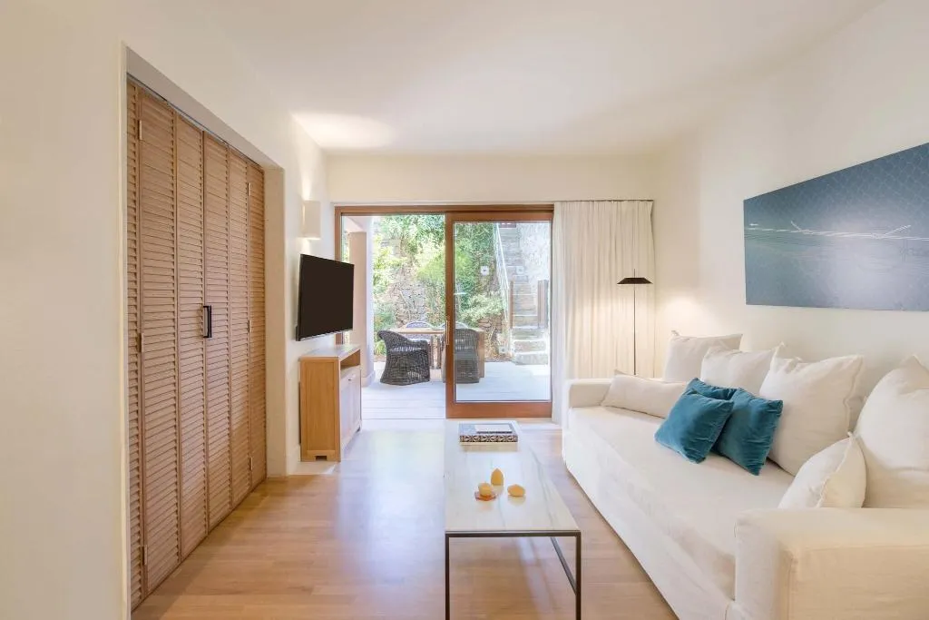 SUITE WITH PRIVATE POOL Room, Phaea Blue, a member of SLH, Crete