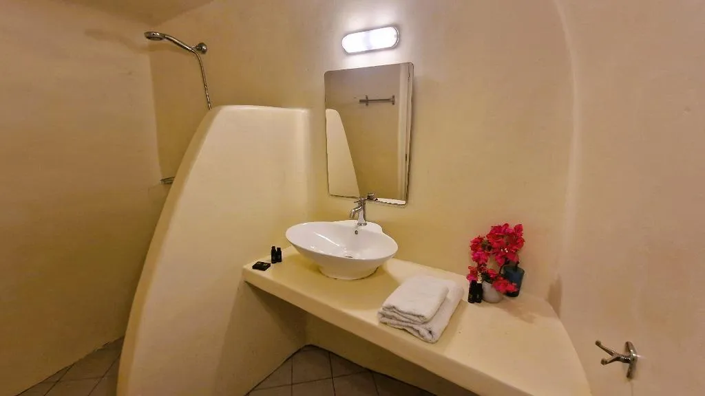 TRIPLE ECONOMY Room, Kykladonisia Traditional Settlement, Santorini