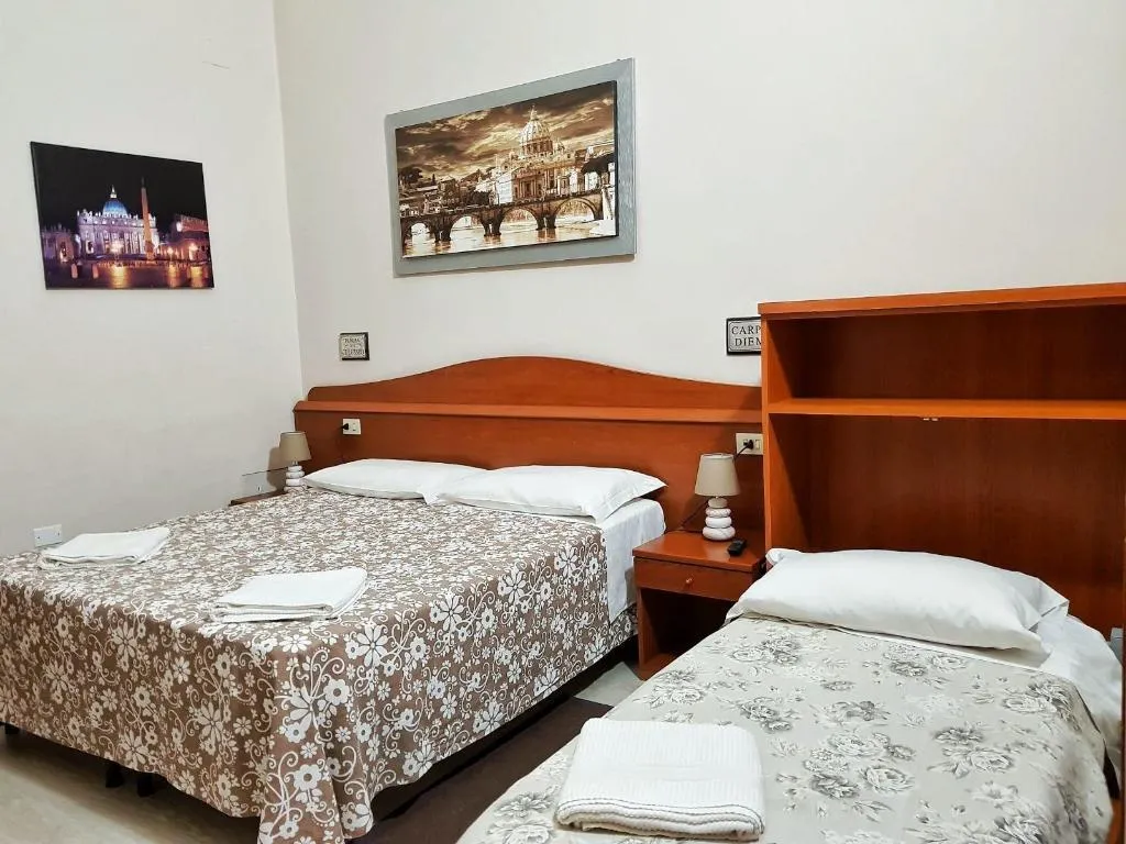 Room, Italy Guest House, Naples