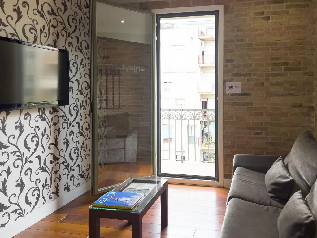 APARTMENT SUPERIOR CITY VIEW Room, Enjoybcn Gaudi Apartments, Barcelona