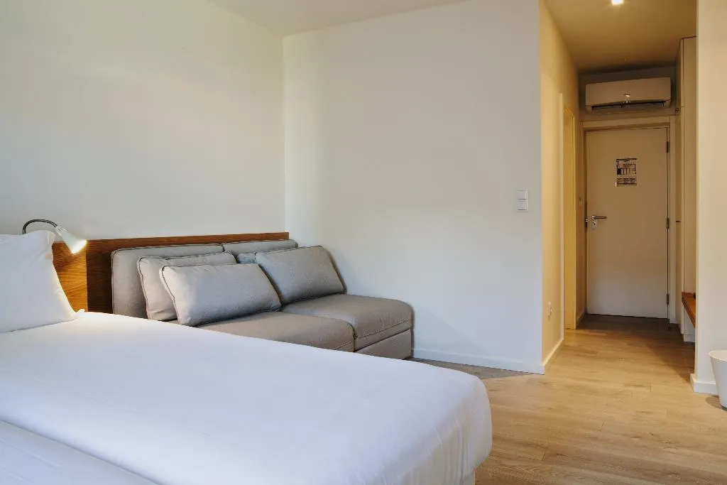 DOUBLE SUPERIOR Room, Spot Family Suites, Porto