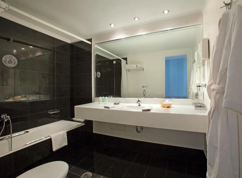 JUNIOR SUITE STANDARD Room, Theoxenia Palace, Athens