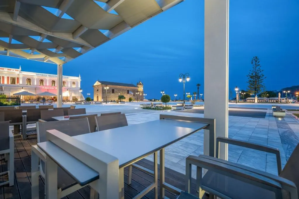 Terrace, Phoenix, Zante