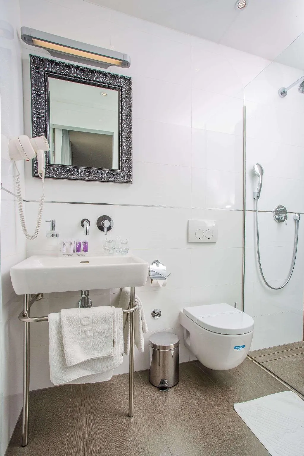 Room, San Antonio, Split