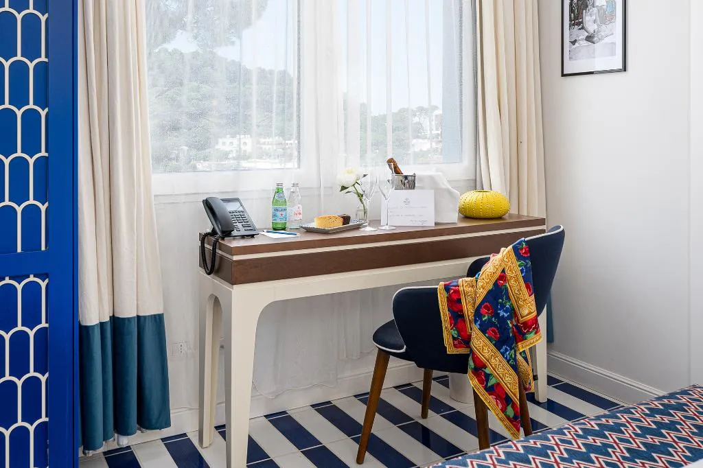 DOUBLE SUPERIOR Room, Villa Lia Hotel Capri, Naples
