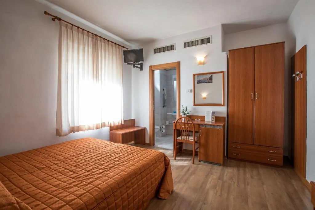 Room, Hotel Aequa, Naples