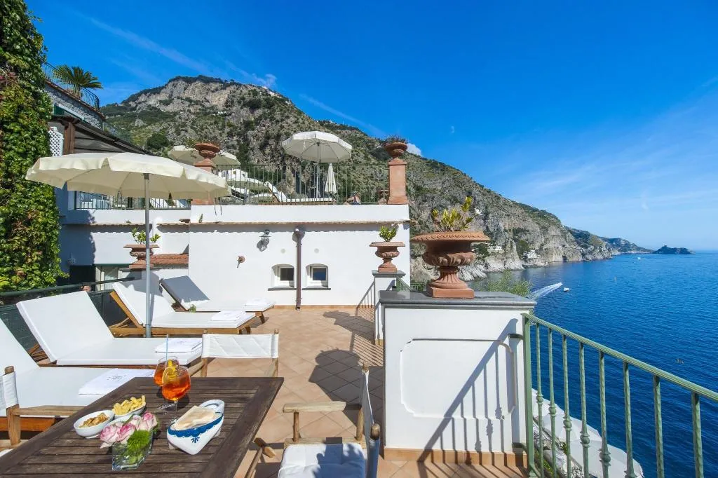 DOUBLE QUEEN SIZE BED Room, Hotel Onda Verde, Naples