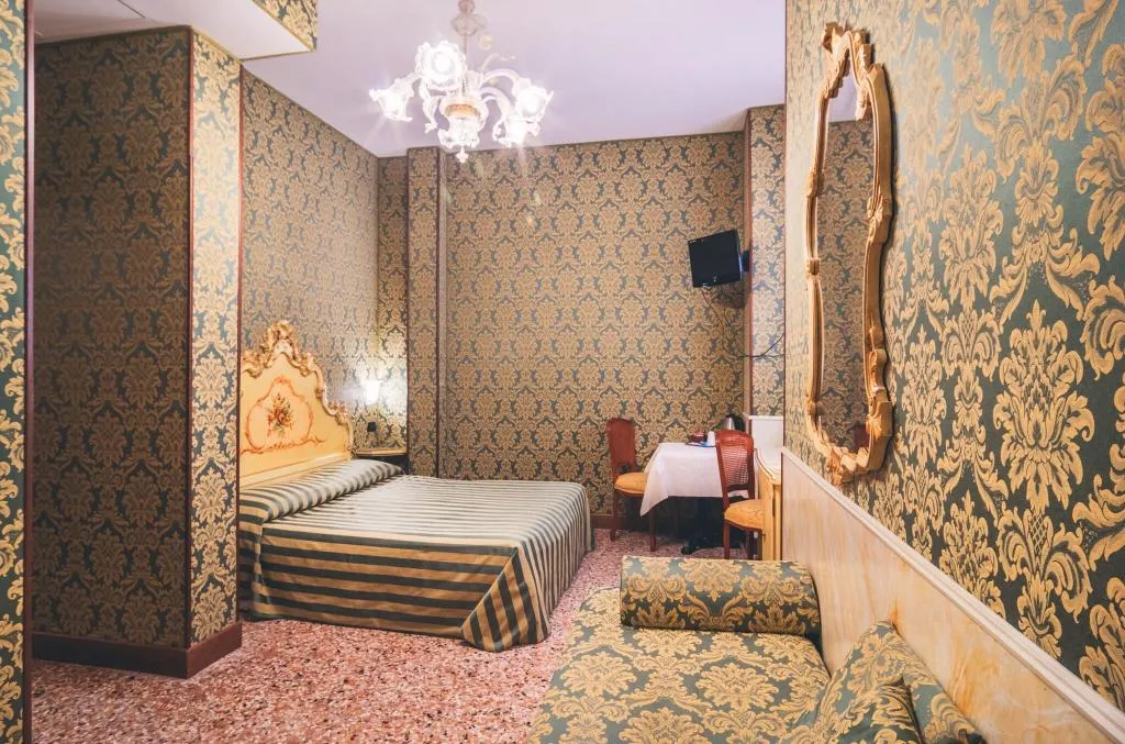 Room, Hotel Al Malcanton, Venice