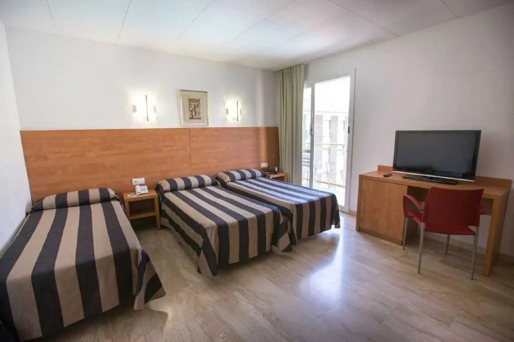 Double or Twin CAPACITY 4 Room, Cleopatra Spa Hotel, Costa Brava