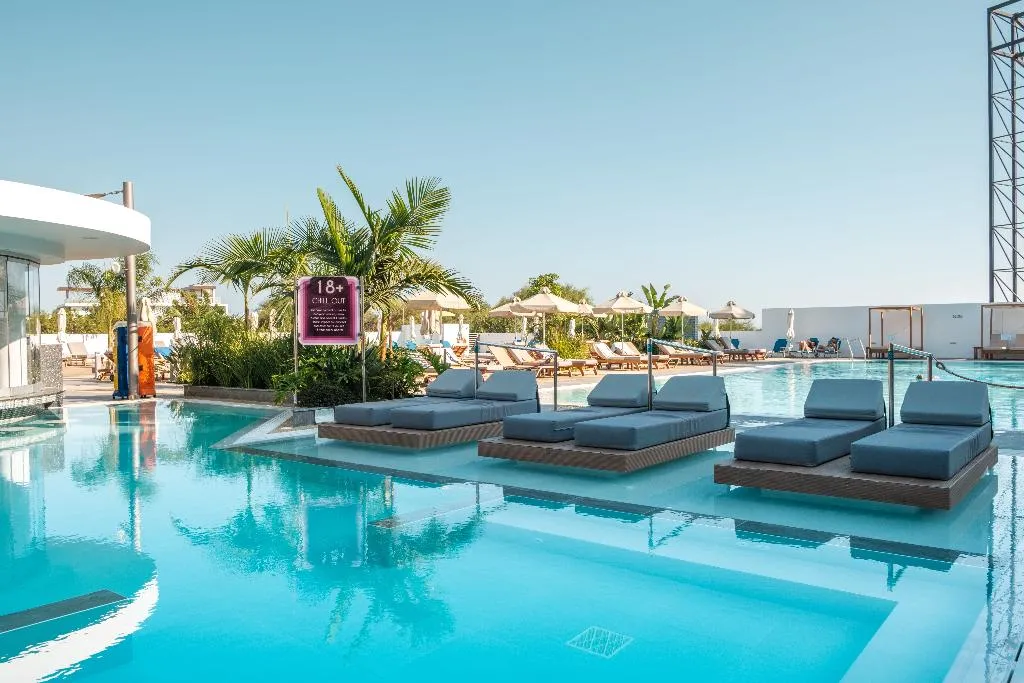 Pool, Kapetanios Bay Hotel Protaras, Cyprus