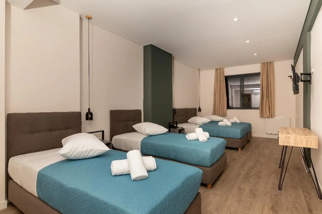 QUADRUPLE COMFORT Room, Dunlin Hotel, Athens