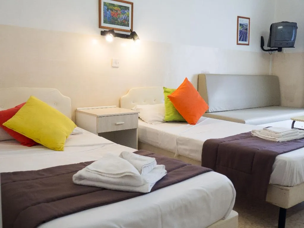 Double or Twin STANDARD Room, Huli Hotel & Apartments, Malta