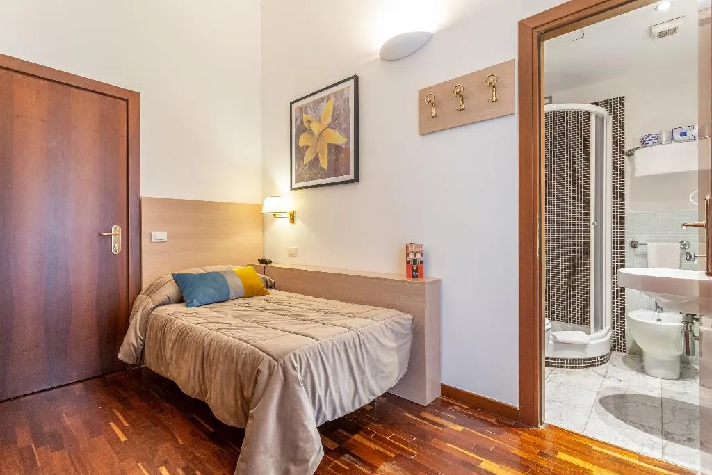 SINGLE STANDARD Room, Medici, Rome
