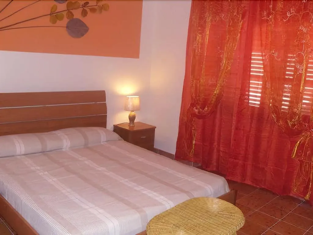 Room, B&B Villa Pia, Catania