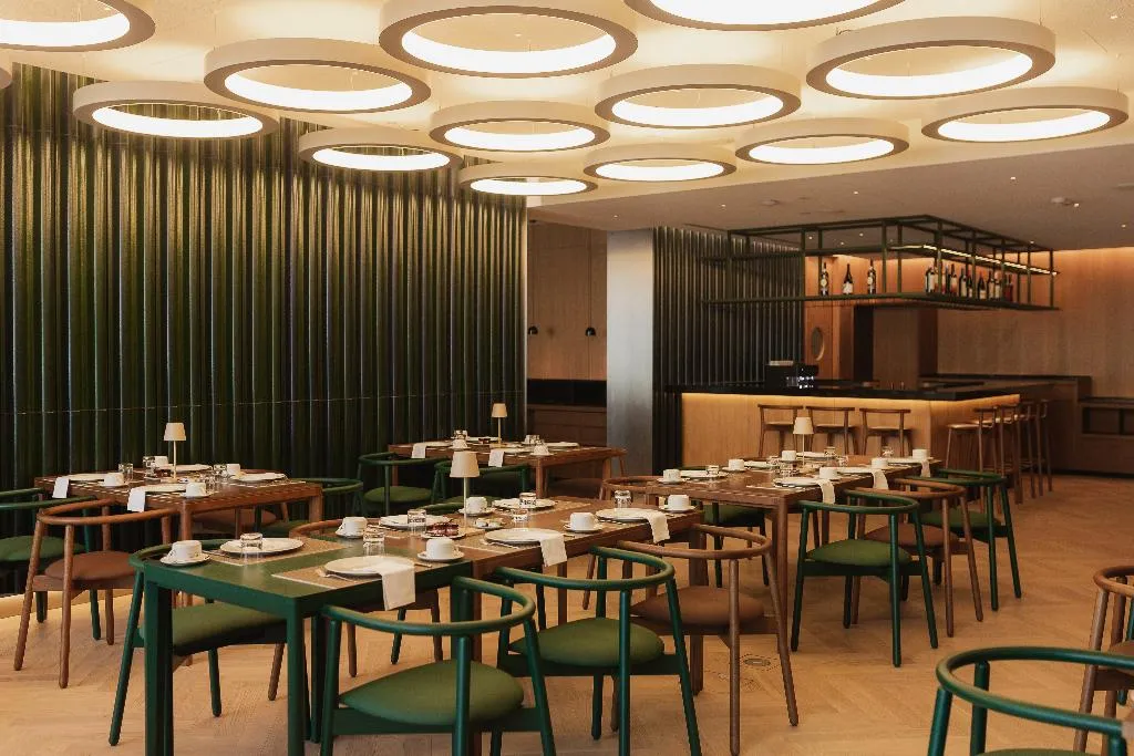 Restaurant, Lumen Hotel and The Lisbon Light Show, Lisbon