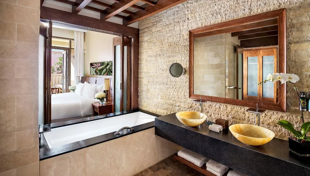 DOUBLE CLASSIC KING BED Room, Sofitel Dubai The Palm, Dubai
