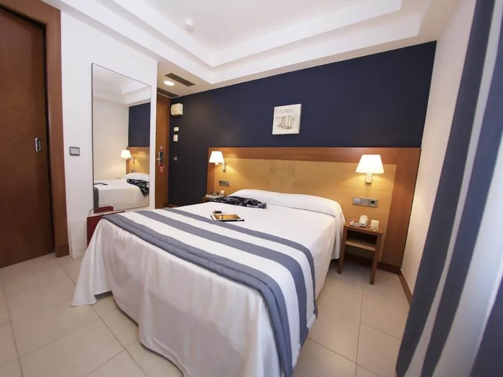 Double or Twin INNER Room, Els Pins, Costa Brava