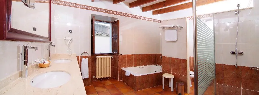 Room, reco de Randa, Majorca