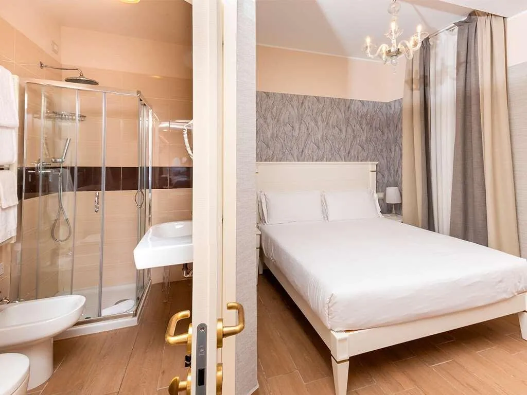 Room, Sonder Salute Palace, Venice