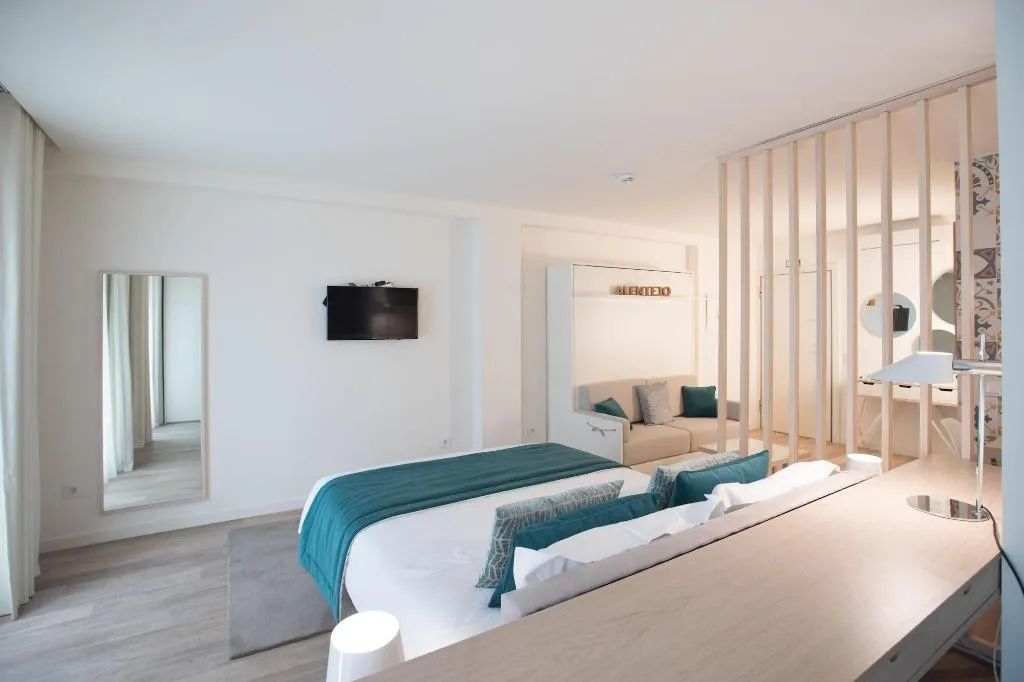 Room, Almada Wine House, Porto