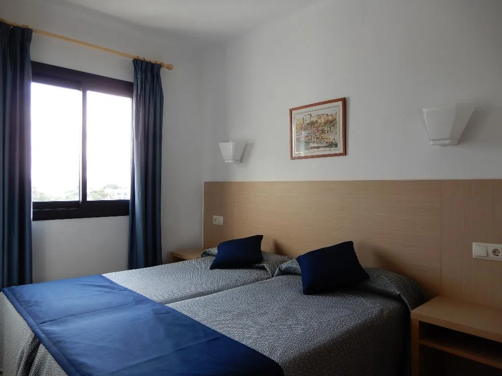 APARTMENT TWO BEDROOMS Room, Marina Palmanova Apartamentos, Majorca