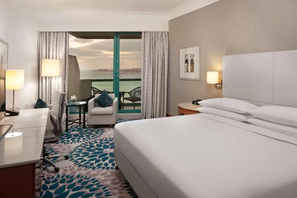 DOUBLE DELUXE Room, Hilton Dubai Jumeirah, Dubai