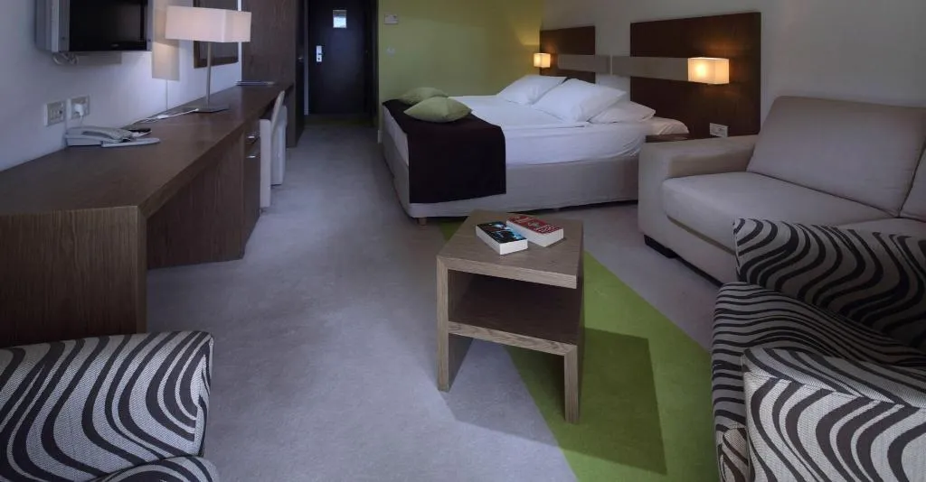 DOUBLE SUPERIOR MOUNTAIN VIEW Room, Park, Split