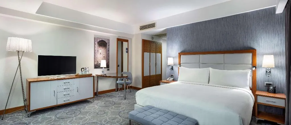 DOUBLE DELUXE MARINA VIEW Room, DoubleTree by Hilton Kusadasi, Izmir