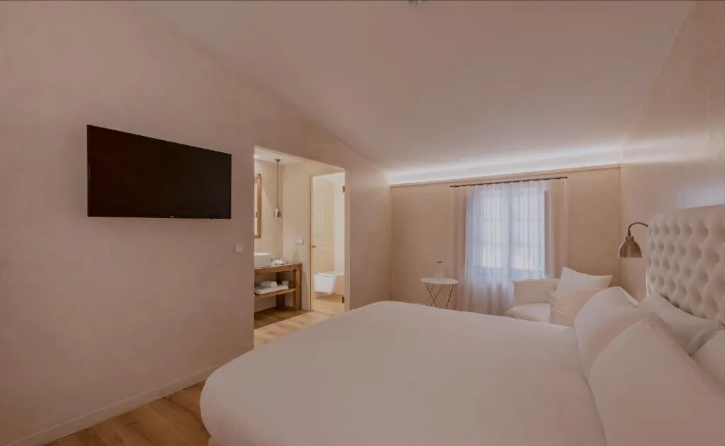 DOUBLE SUPERIOR Room, Palau Macelli, Costa Brava